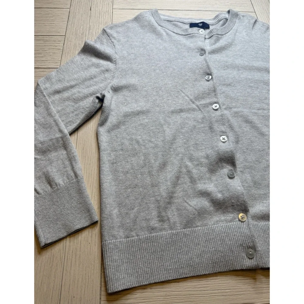 GAP cardigan sweater